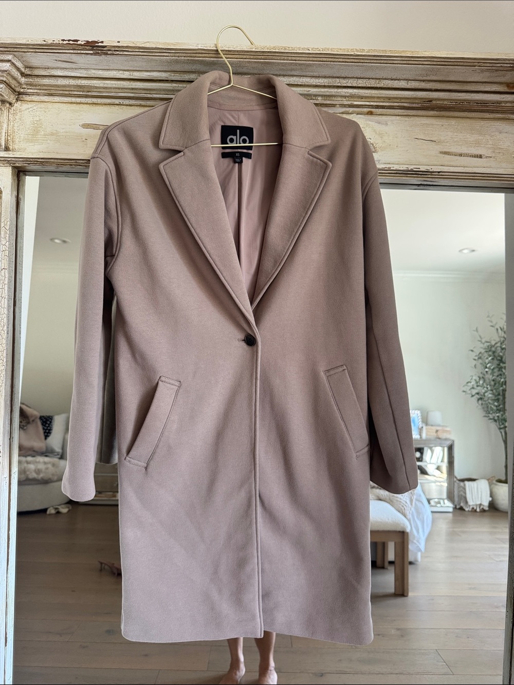 ALO Yoga Taupe Single-Button Trench Coat